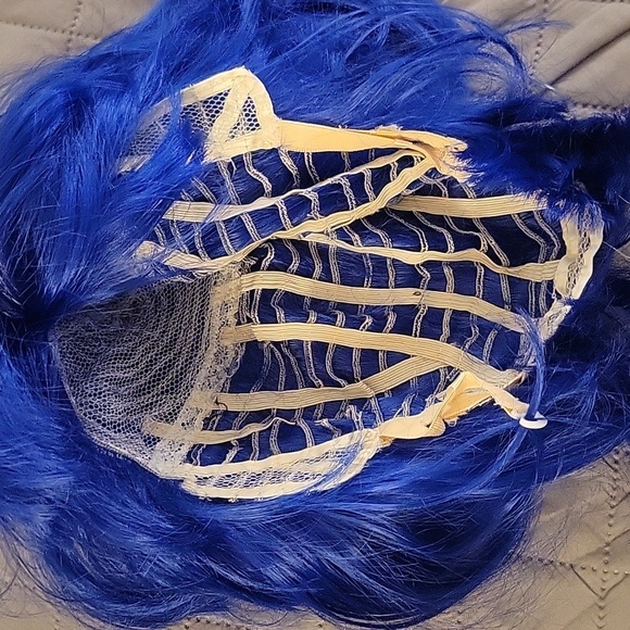 Short blue bob wig - Picture 4 of 5